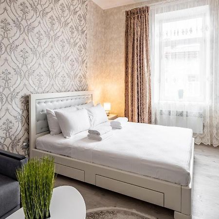 Alfa Apartments Krekhivska 11 Lviv Bagian luar foto